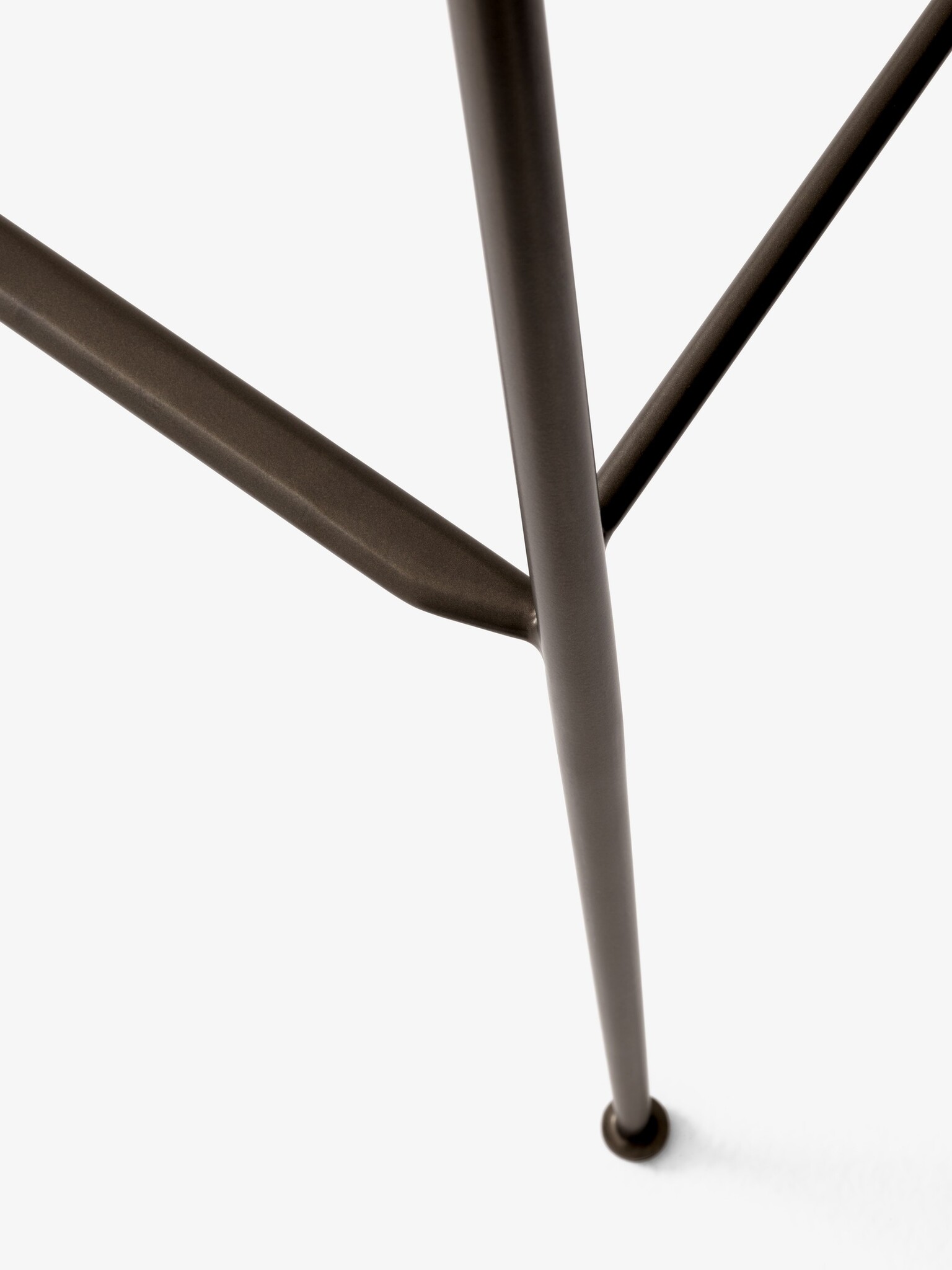 &Tradition Rely Counter Stool HW81 - Bronzed Base