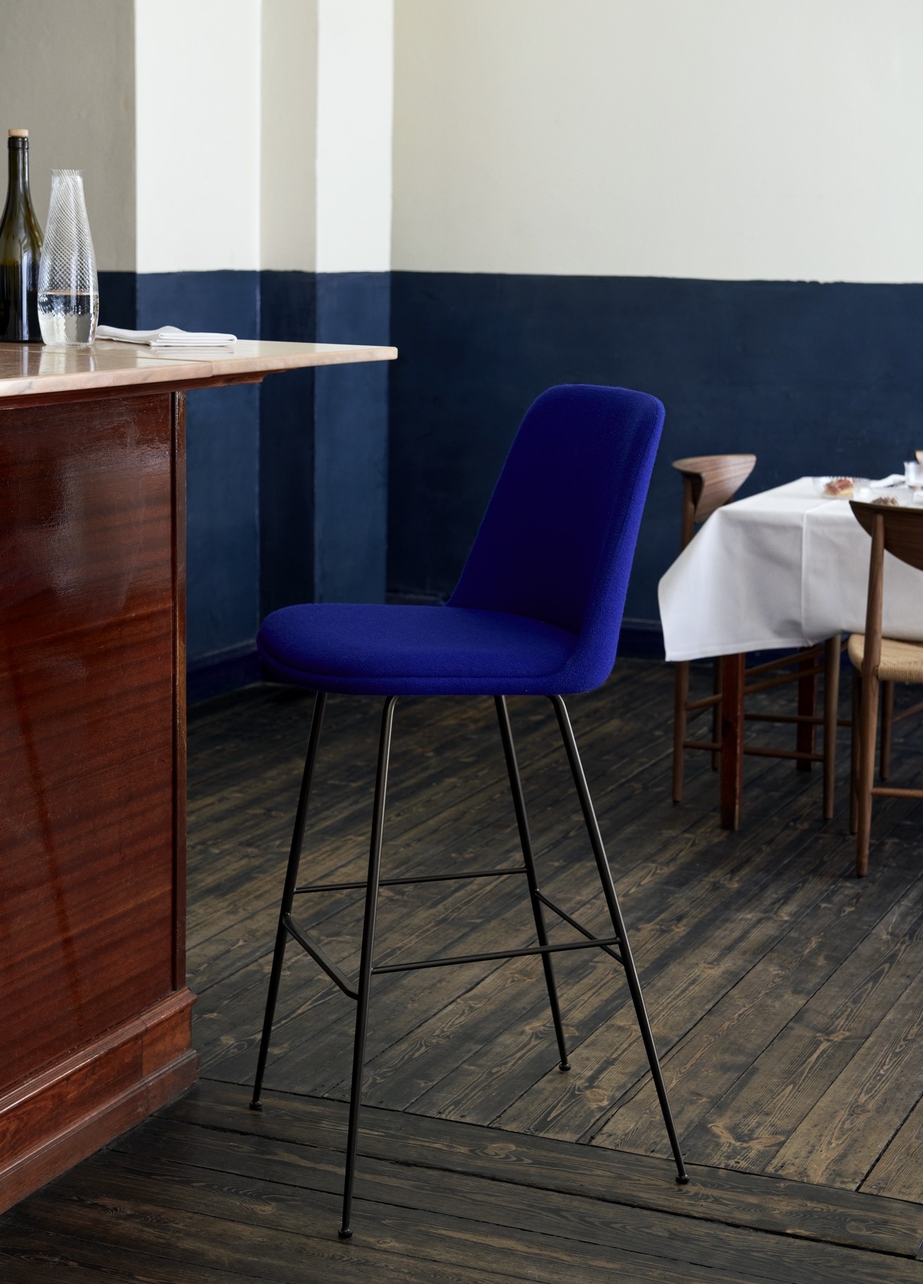 &Tradition Rely Counter Chair HW94 - Bronzed Base