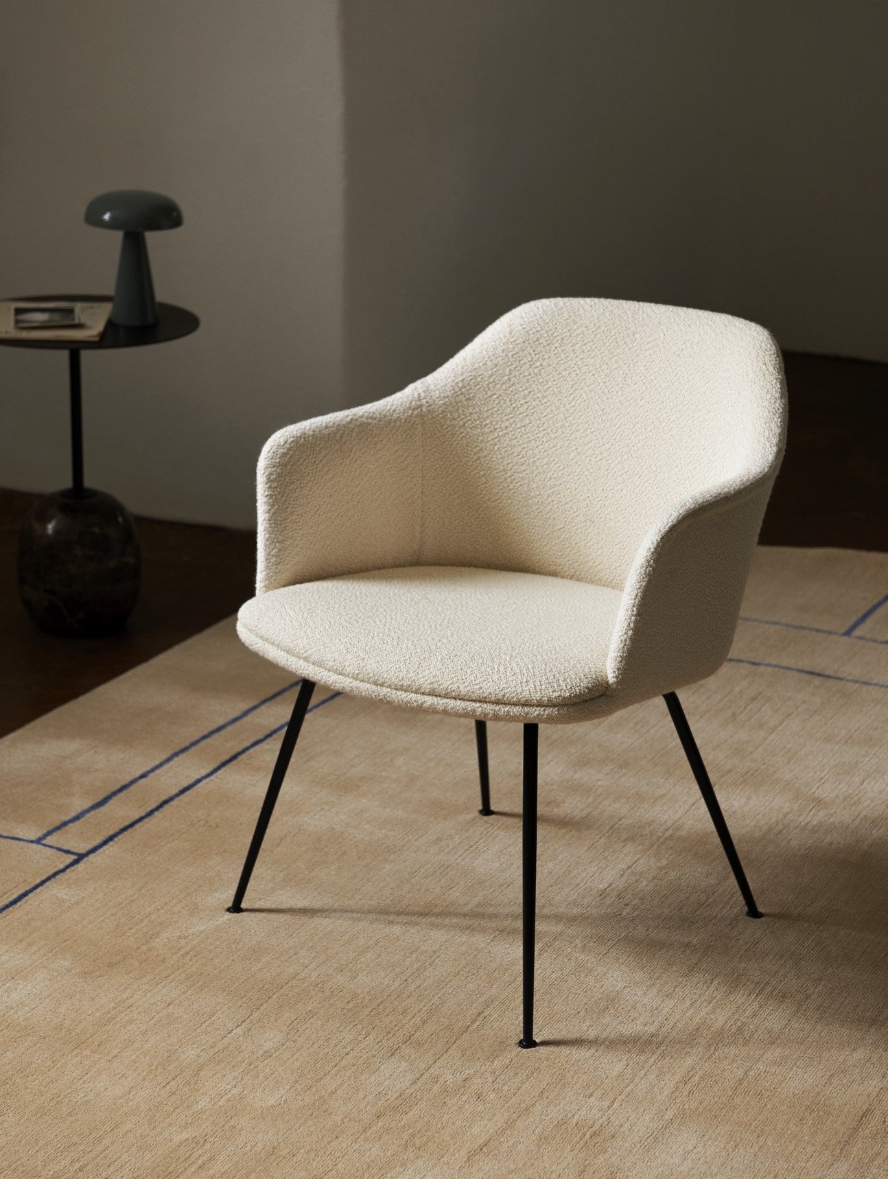 &Tradition Rely Lounge Chair HW104 - Black Base