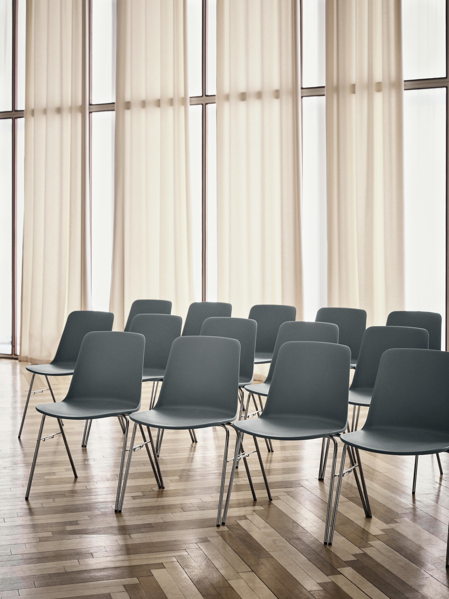 &Tradition Rely Chair HW27 - Chrome Base