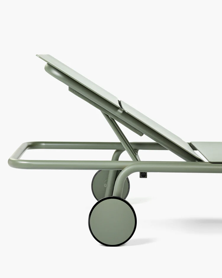 Serax August Ligstoel