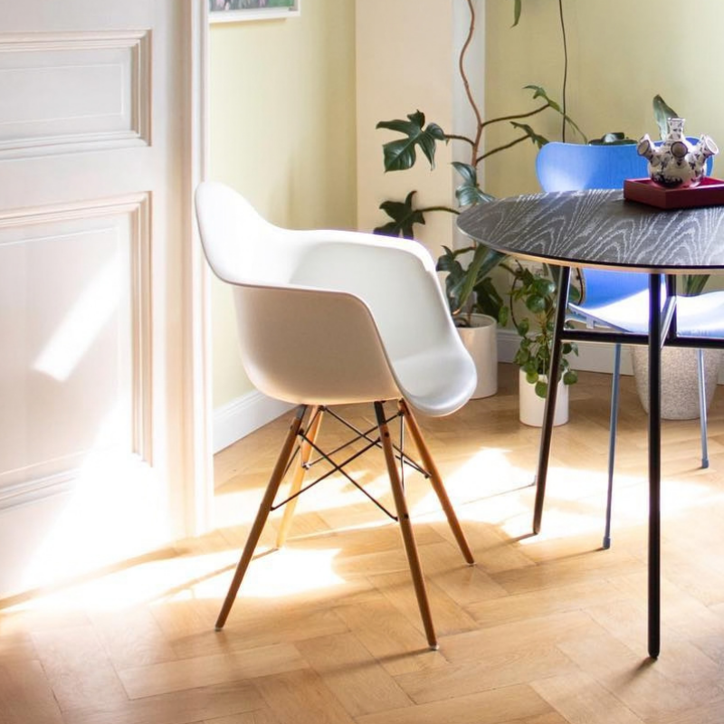 Vitra Eames Plastic Armchair RE DAW - Essen Onderstel