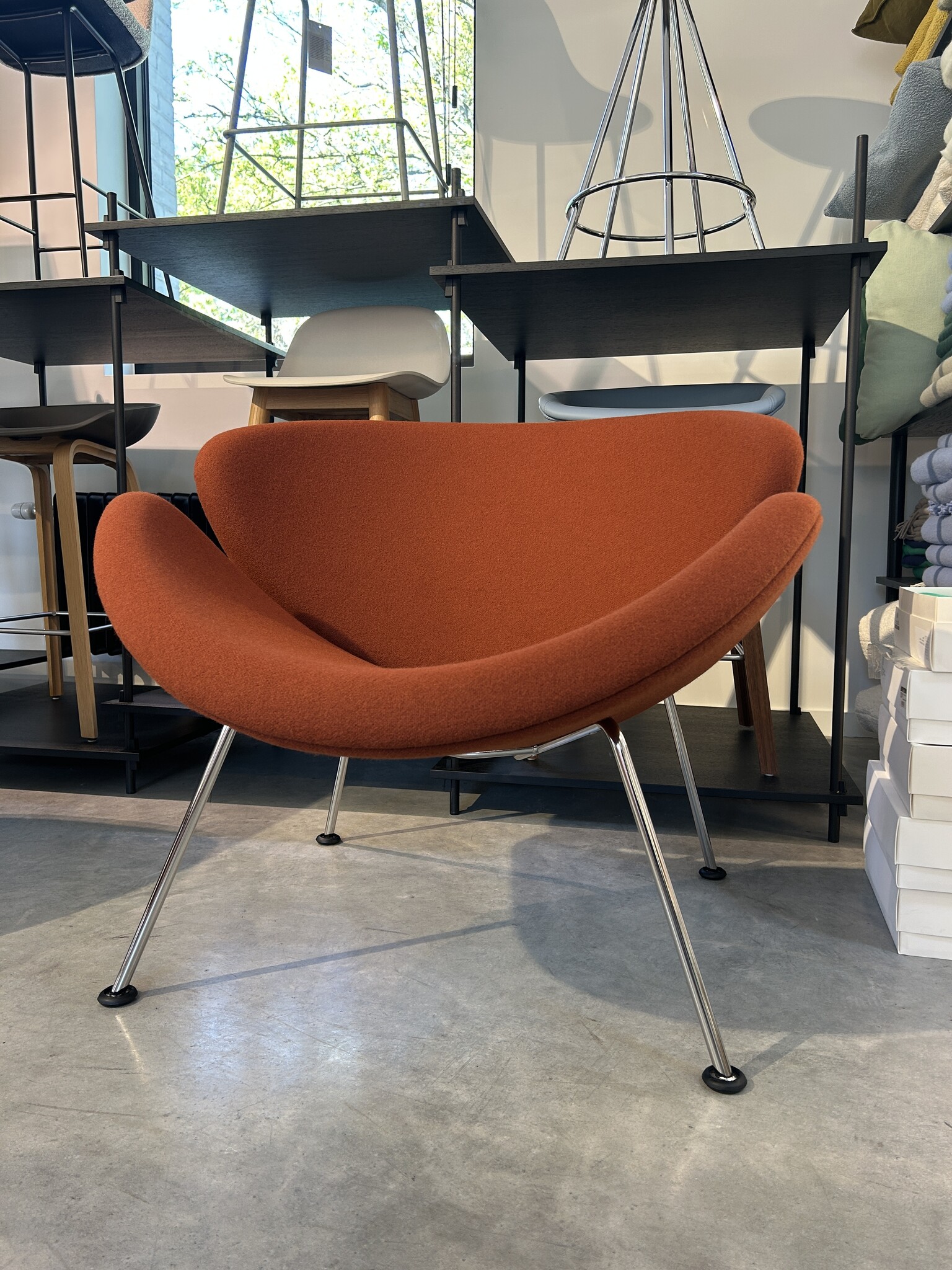 Artifort Orange Slice F 437 - Tonus 474 - Chroom onderstel