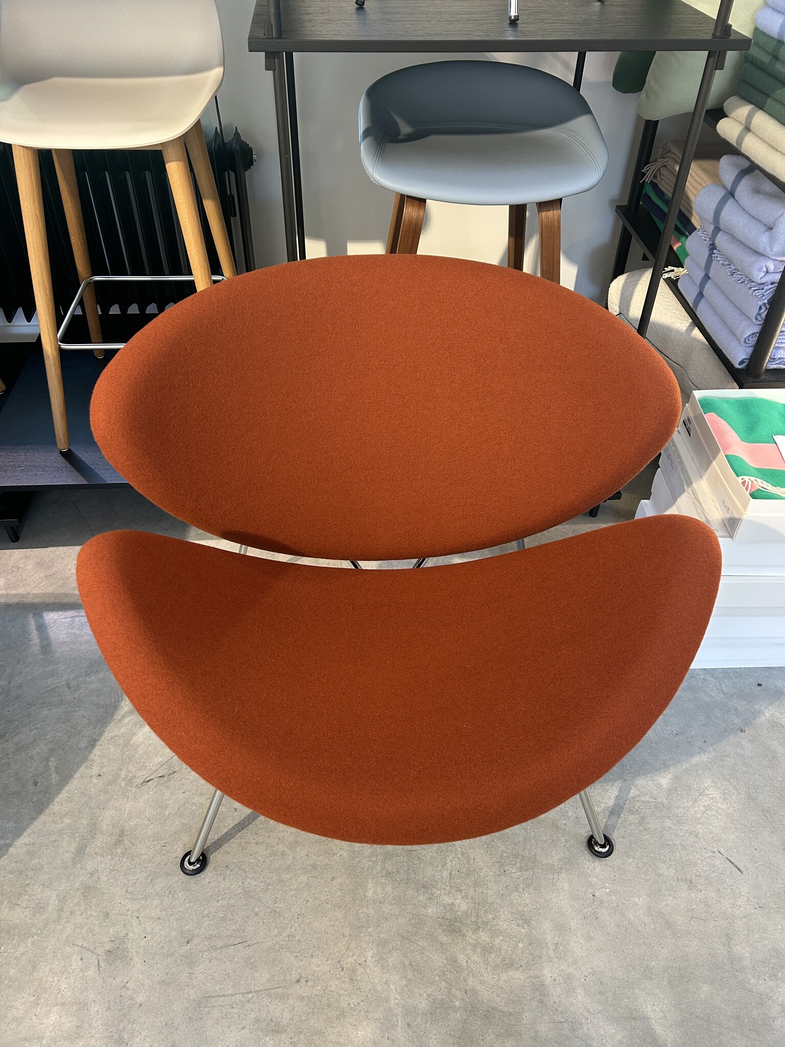 Artifort Orange Slice F 437 - Tonus 474 - Chroom onderstel