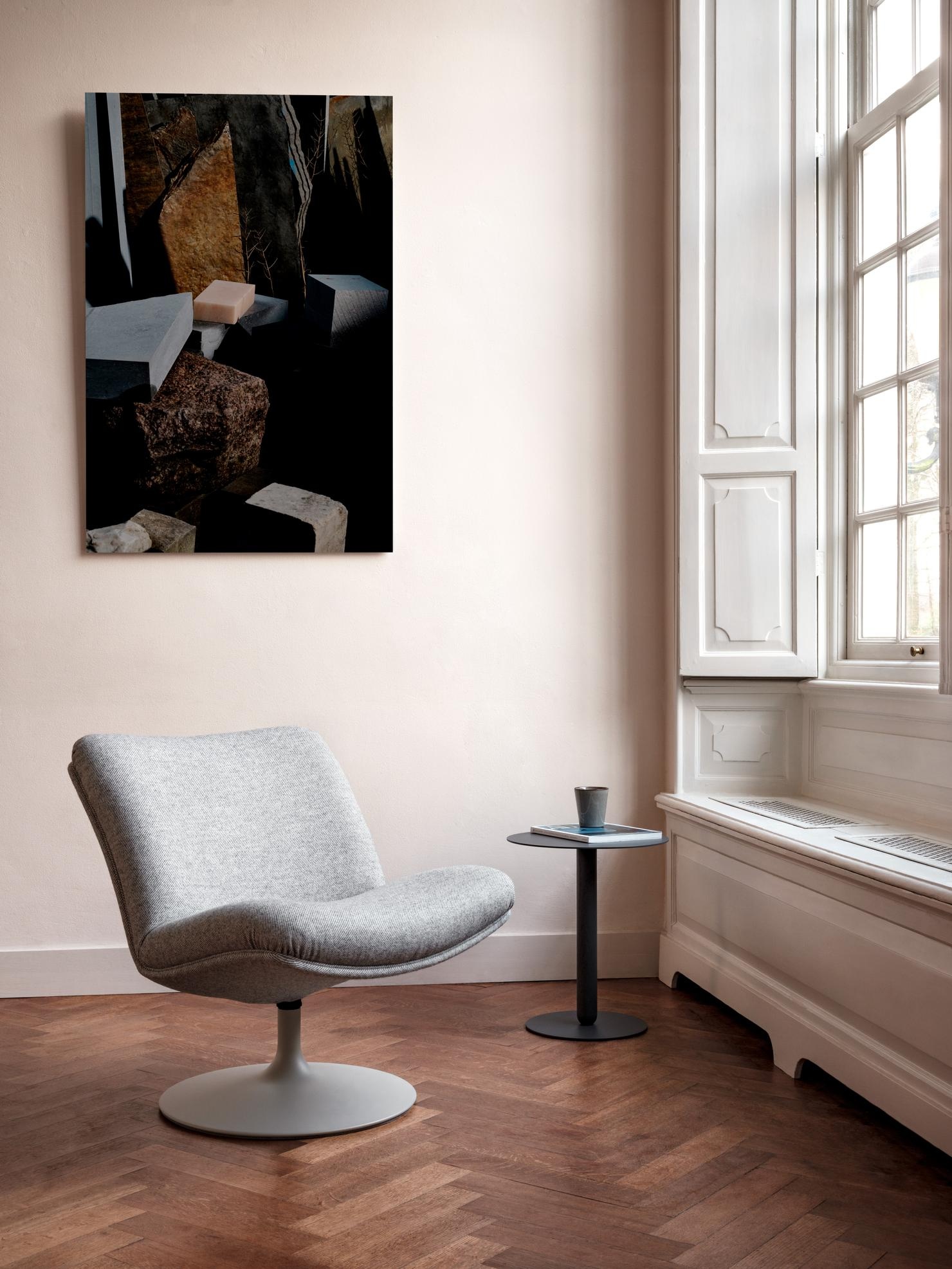 Artifort F 510 Fauteuil Hoog - Artifort Viya 102 - Poedercoat P33 Grey Beige RAL 1019