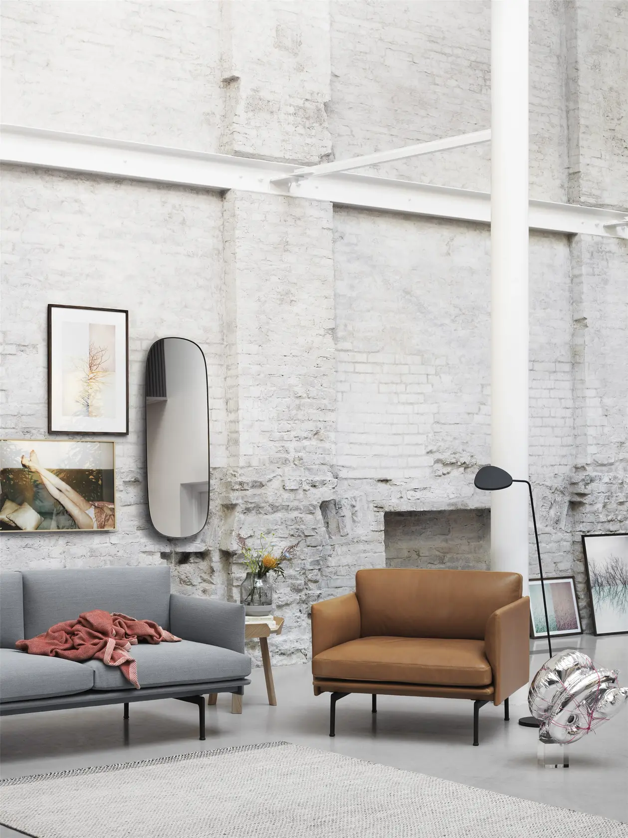 Muuto Outline Chair - Refine Leather Cognac/Black - SHOWROOMMODEL