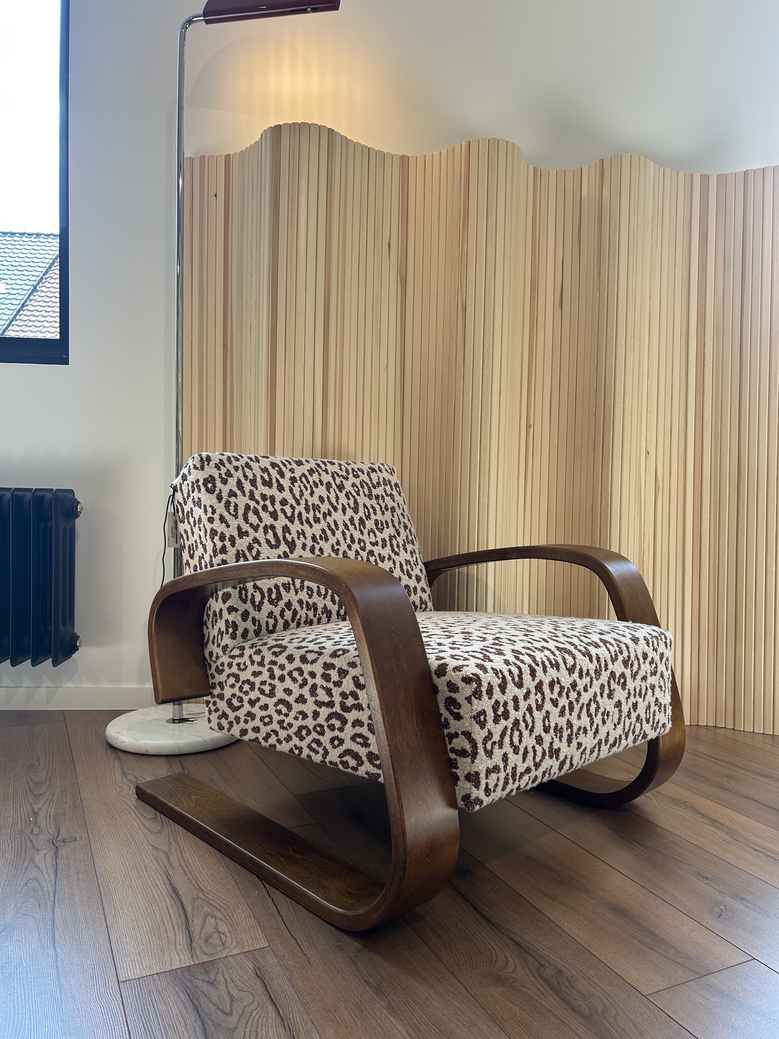 Artek Armchair 400 Tank - Walnoot Gebeitst/Tablu 332 Brown-Leo