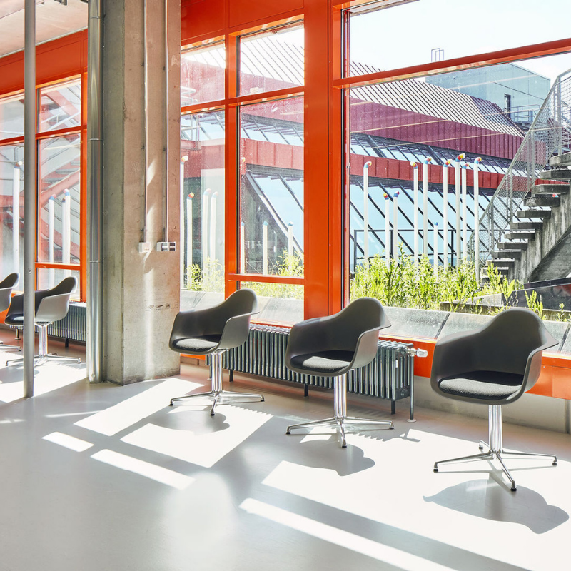 Vitra Eames Plastic Armchair RE DAL - Basic Dark Poedercoating (Glad) Onderstel