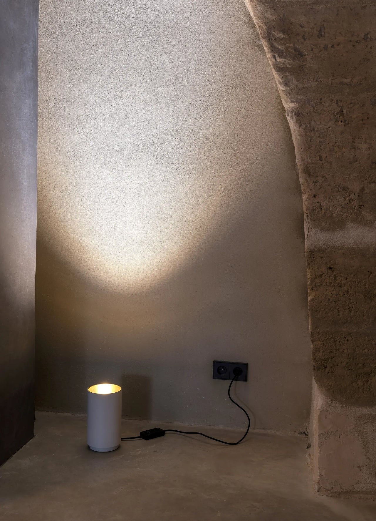 DCW editions Tobo Floor Lamp + Bulb for Tobo F140 - LEDVANCE E27 PAR38 Osram - dimmable - 15,2W