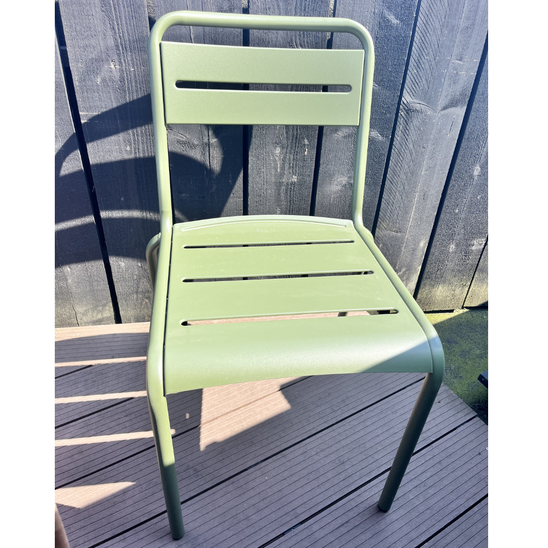 EMU Star Chair 161 Military Green Showroom Set Van 4