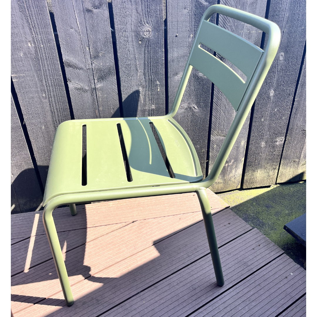 EMU Star Chair 161 Military Green Showroom Set Van 4