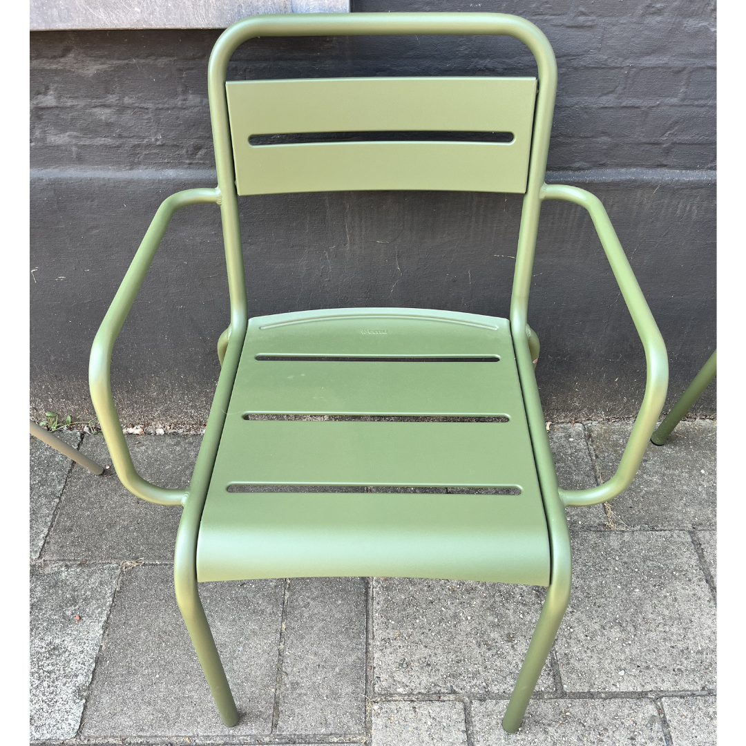 EMU Star Armchair 162 Military Green Showroom Set Van 4