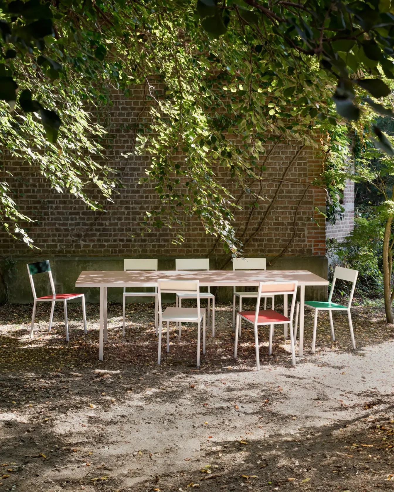 Valerie Objects Alu Set: Alu Dining Table L Pink + 6 Alu Chairs - SHOWROOMMODEL