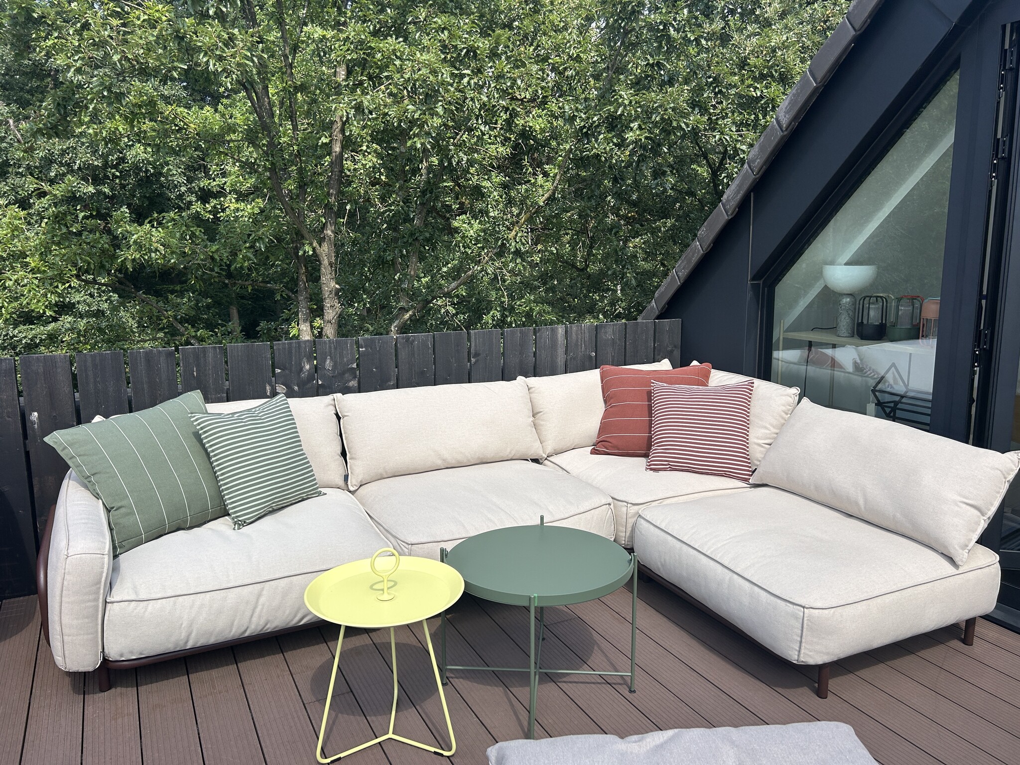 WÜNDER The Lounge - Configuratie Tillborg - RAL8017 (Chocolate Brown) - Heritage Papyrus + hoes - SHOWROOMMODEL