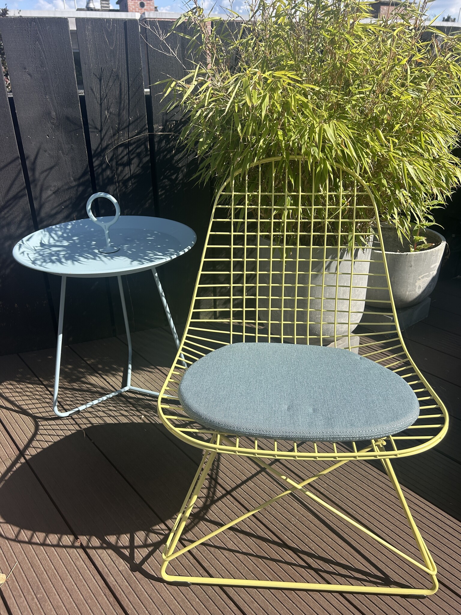 Vitra Wire Chair LKR Citron - OUTDOOR & INDOOR - Soft Seats Outdoor Type B (kussen Wire Chair LKR) - Simmons 53 white/Steel Blue - SHOWROOMMODEL