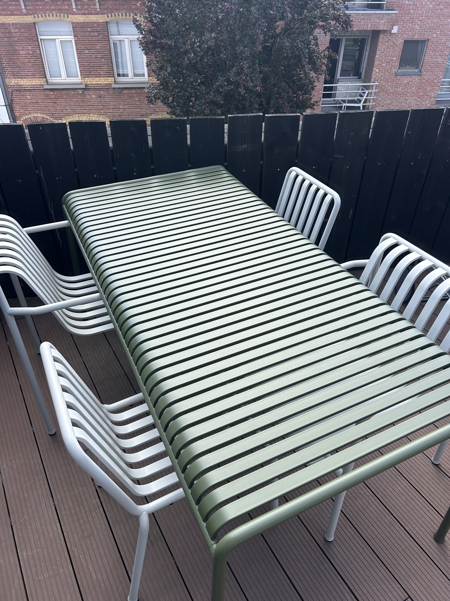 HAY Palissade Set: Table 170 x 90 cm Olive - Chair w/o armrests Sky Grey - Dining Armchair Sky Grey - SHOWROOMMODEL