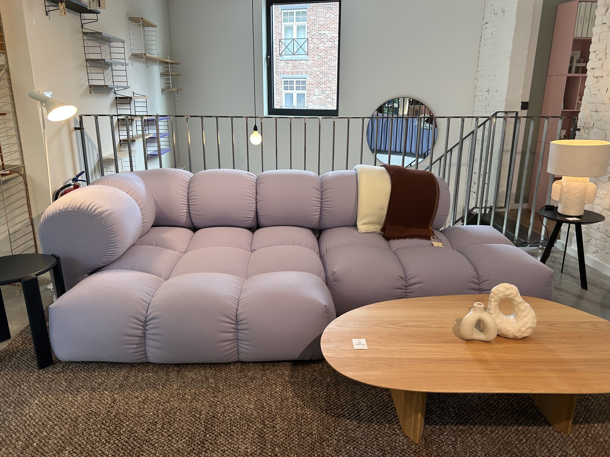 OBJEKTE UNSERER TAGE Sander Sofa Design 06 Max - Vidar 0723 Lilac Blue - SHOWROOMMODEL