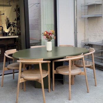 TOOON by Toon De Somer Taso Table outdoor small cement 177x132cm Olive 6003 - SHOWROOMMODEL