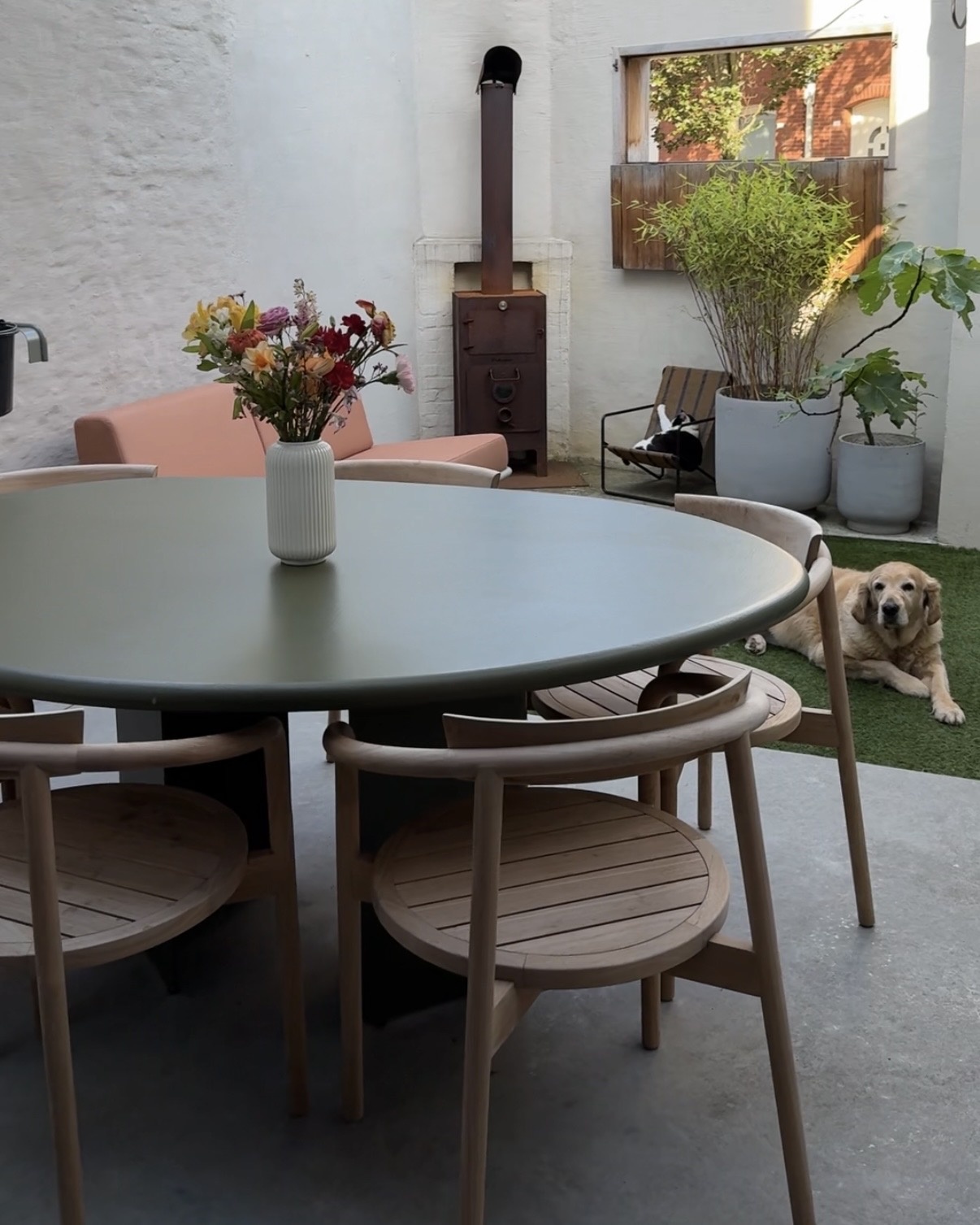TOOON by Toon De Somer Taso Table outdoor small cement 177x132cm Olive 6003 - SHOWROOMMODEL