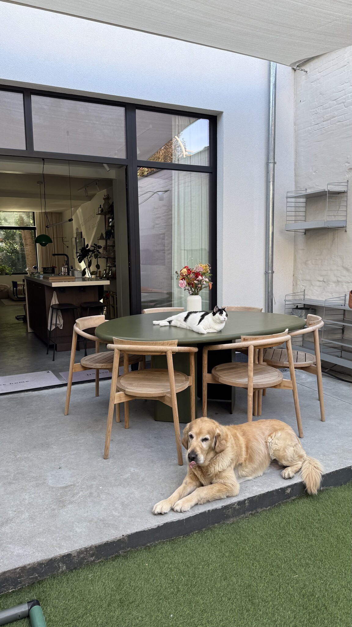 TOOON by Toon De Somer Taso Table outdoor small cement 177x132cm Olive 6003 - SHOWROOMMODEL