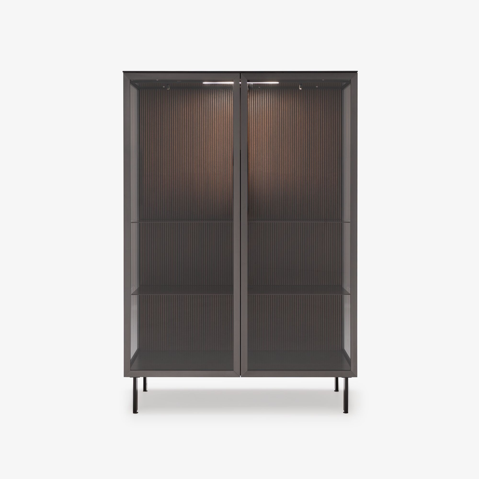 Ligne Roset Selvans Vitrinekast 3 legplanken - Walnoot/Keramiek