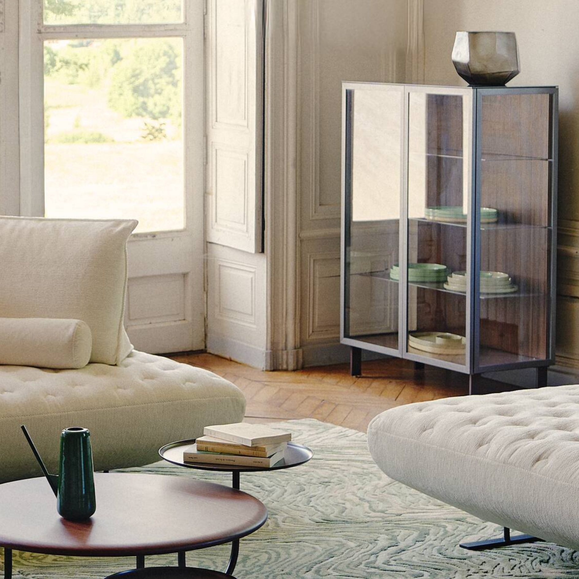 Ligne Roset Selvans Vitrinekast 3 legplanken - Walnoot/Keramiek