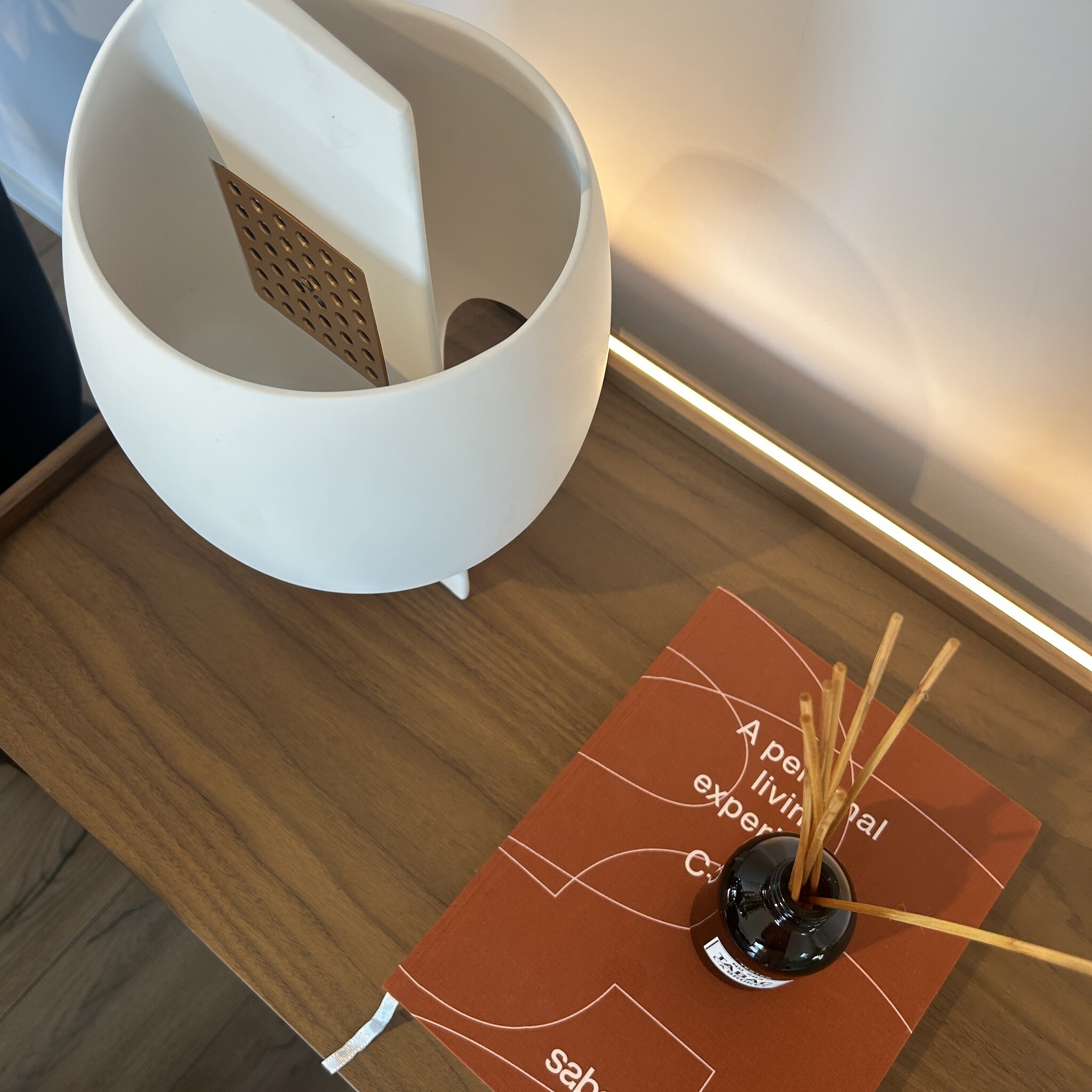 Treku Treku AURA Configuratie SHWR met leds - 272 x 48 x 47 cm - Walnut/Nude