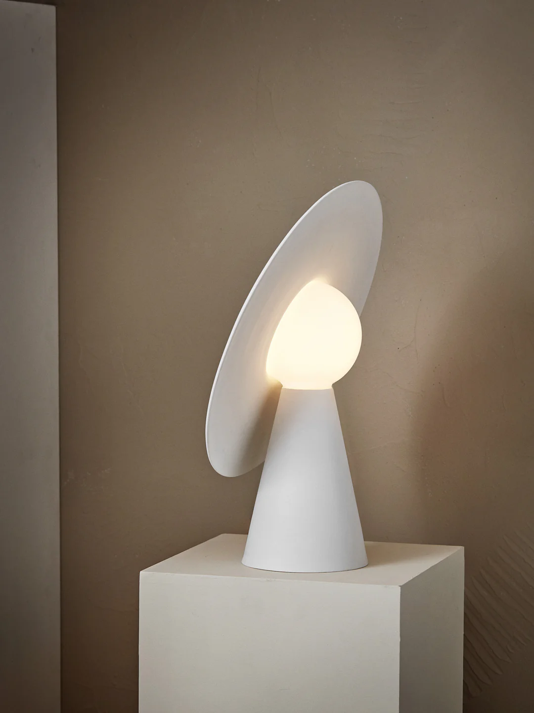 Moebe Ceramic Table Lamp