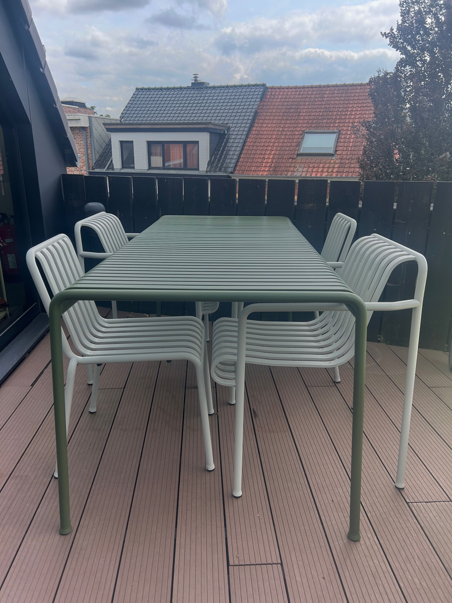 HAY Palissade Set: Table 170 x 90 cm Olive - Chair w/o armrests Sky Grey - Dining Armchair Sky Grey - SHOWROOMMODEL