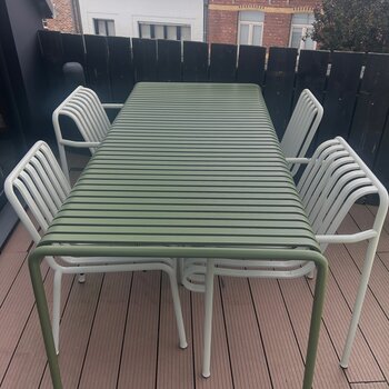 HAY Palissade Set: Table 170 x 90 cm Olive - Chair w/o armrests Sky Grey - Dining Armchair Sky Grey - SHOWROOMMODEL