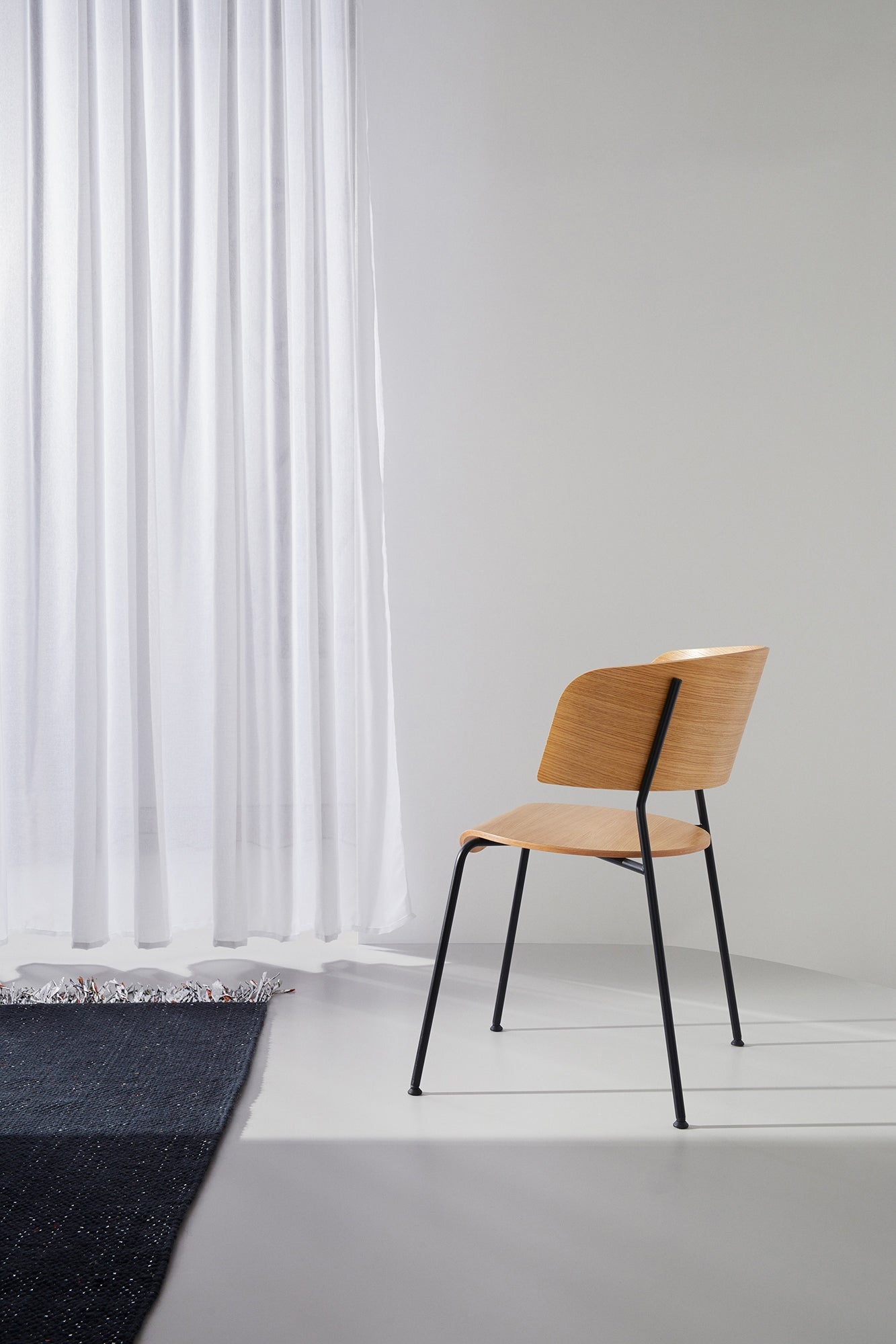 OBJEKTE UNSERER TAGE Wagner Armrest Chair