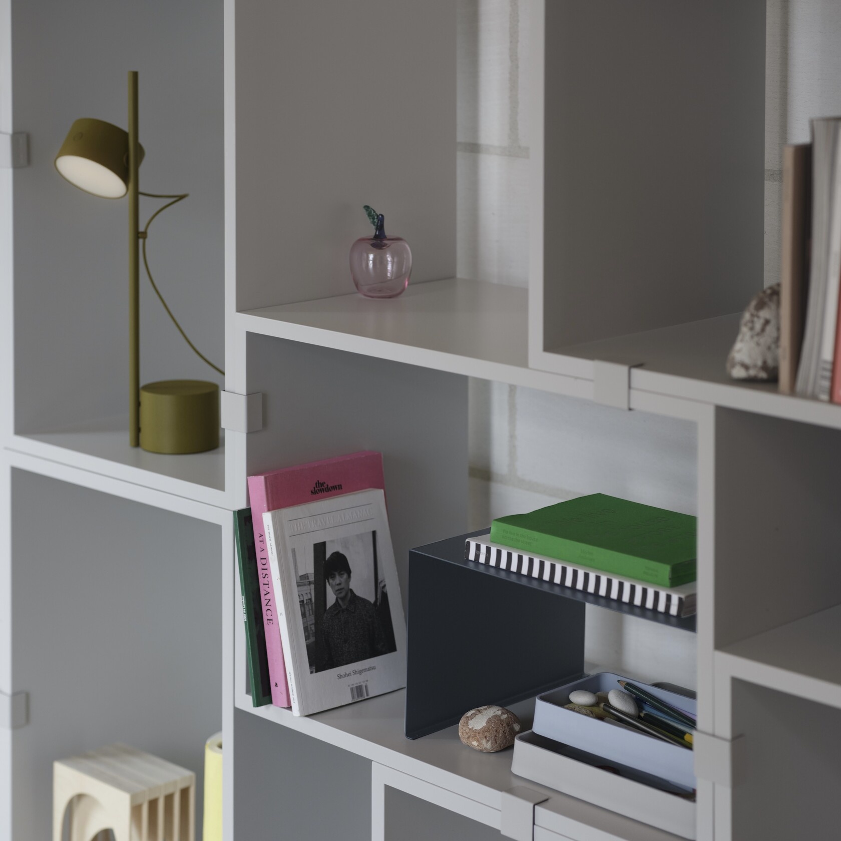 Muuto Post Table Lamp Brown Green - SHOWROOMMODEL