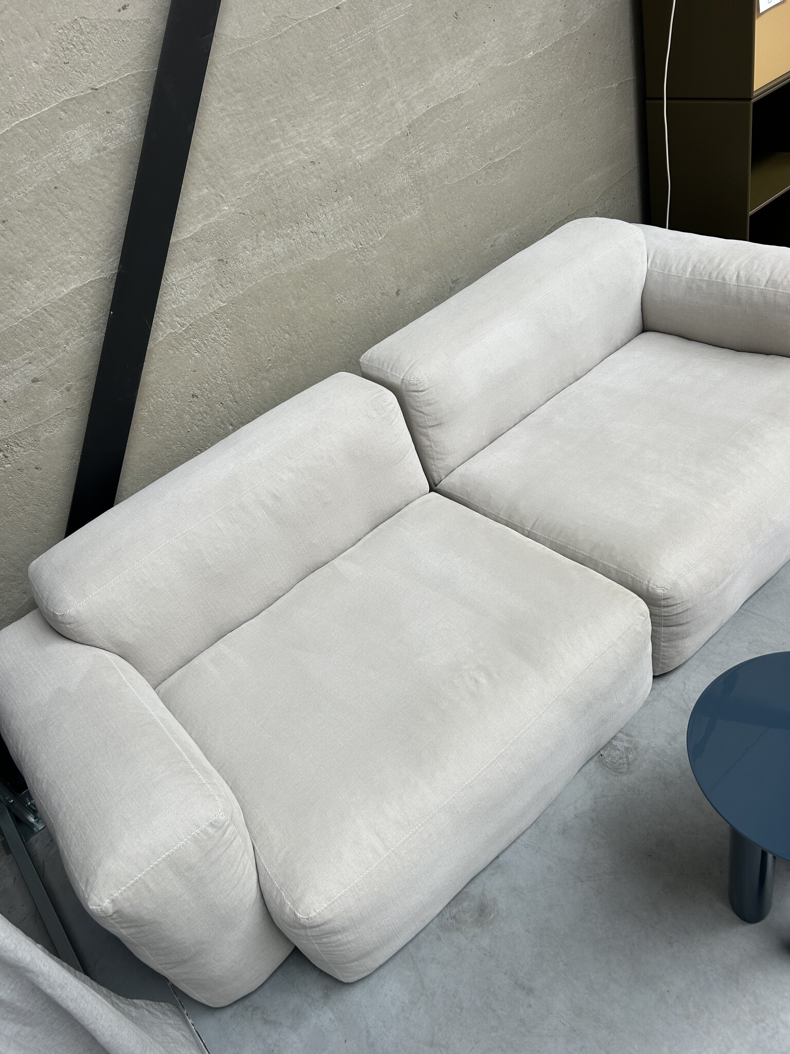 HAY Mags Soft 2,5 Seater Combination 1 - Linara 440 - low armrests - SHOWROOM MODEL