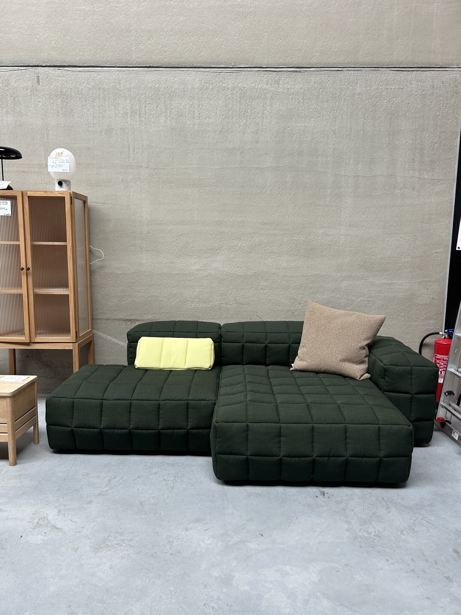 OBJEKTE UNSERER TAGE Henn Sofa design 02 - Vidar 0972 - SHOWROOM MODEL