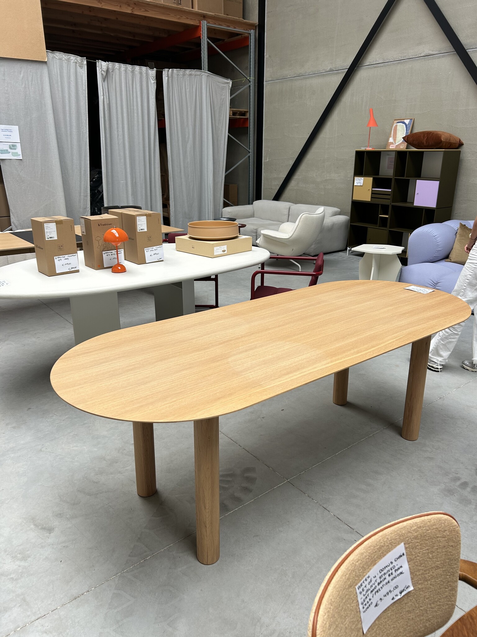 STUDIO HENK Eettafel plat ovaal - Cylinder - 220 x 90 cm - verjongd - Eiken natural light hardwax olie - SHOWROOM MODEL
