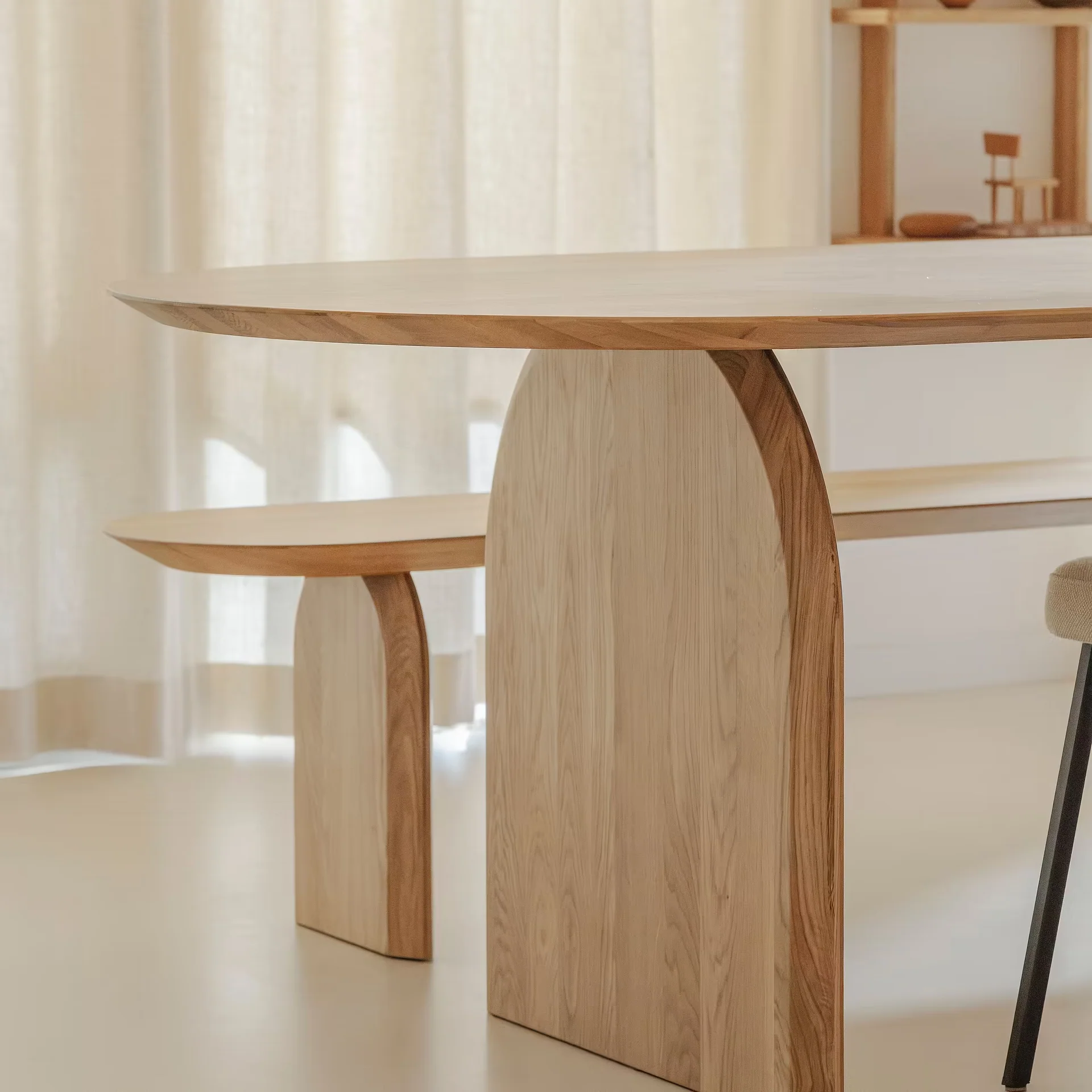 STUDIO HENK Eettafel plat ovaal - Slot - 240 x 100 cm - verjongd - Eiken naturel lak
