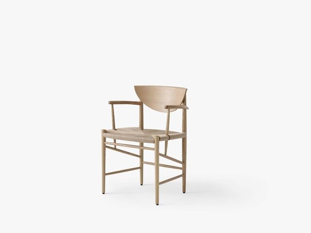 &Tradition Drawn HM4 Armchair