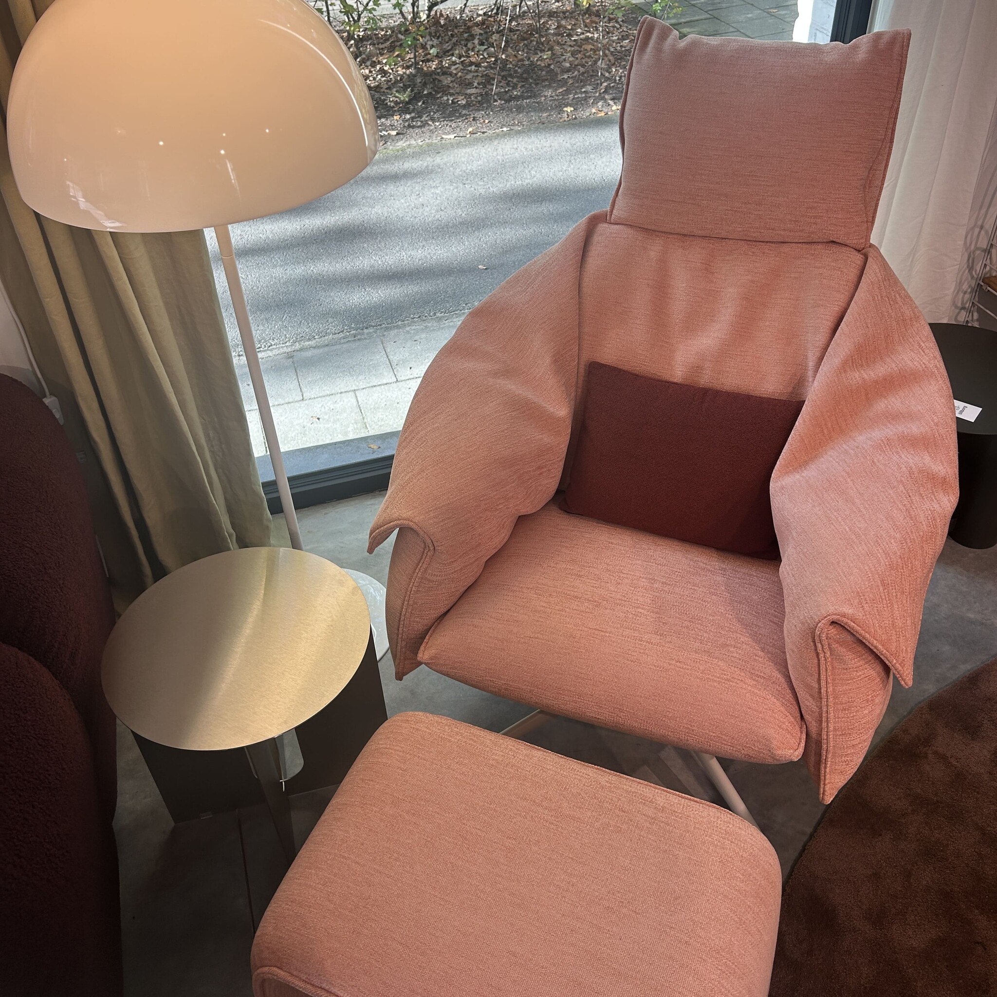 Vitra Bascule tillborg Configuratie - Aluminium Chalk/Iroko Salmon