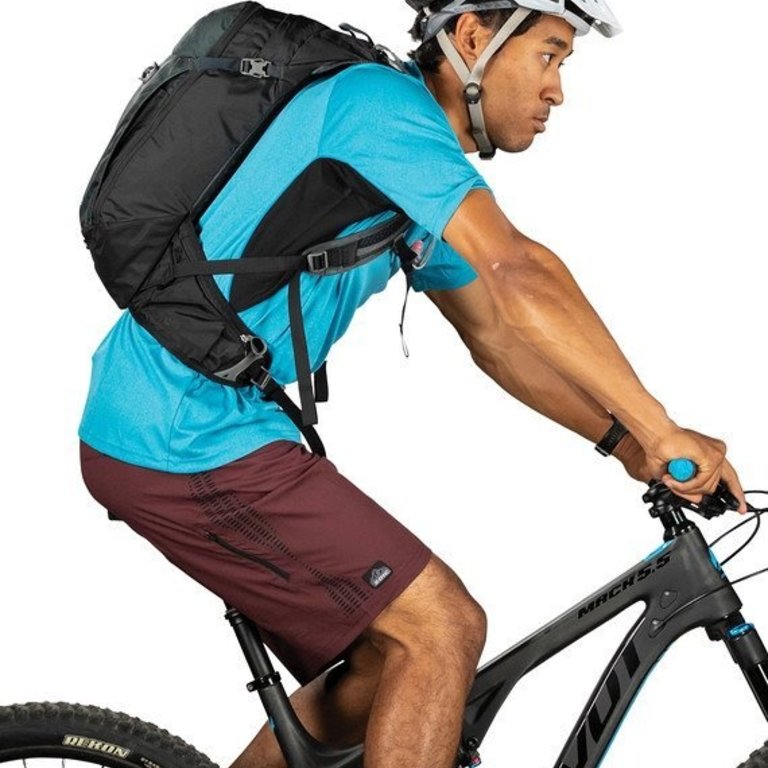 What Size of Backpack is Good for Mountain Biking (Not Too Big and Not Too  Small)? - Cycle Baron