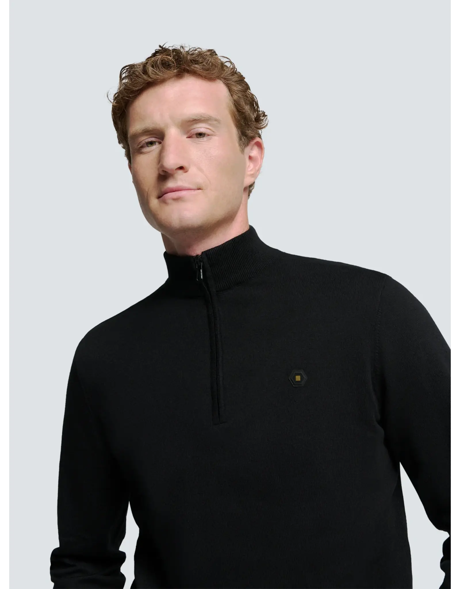 NO EXCESS  BASIC HALF ZIP TRUI