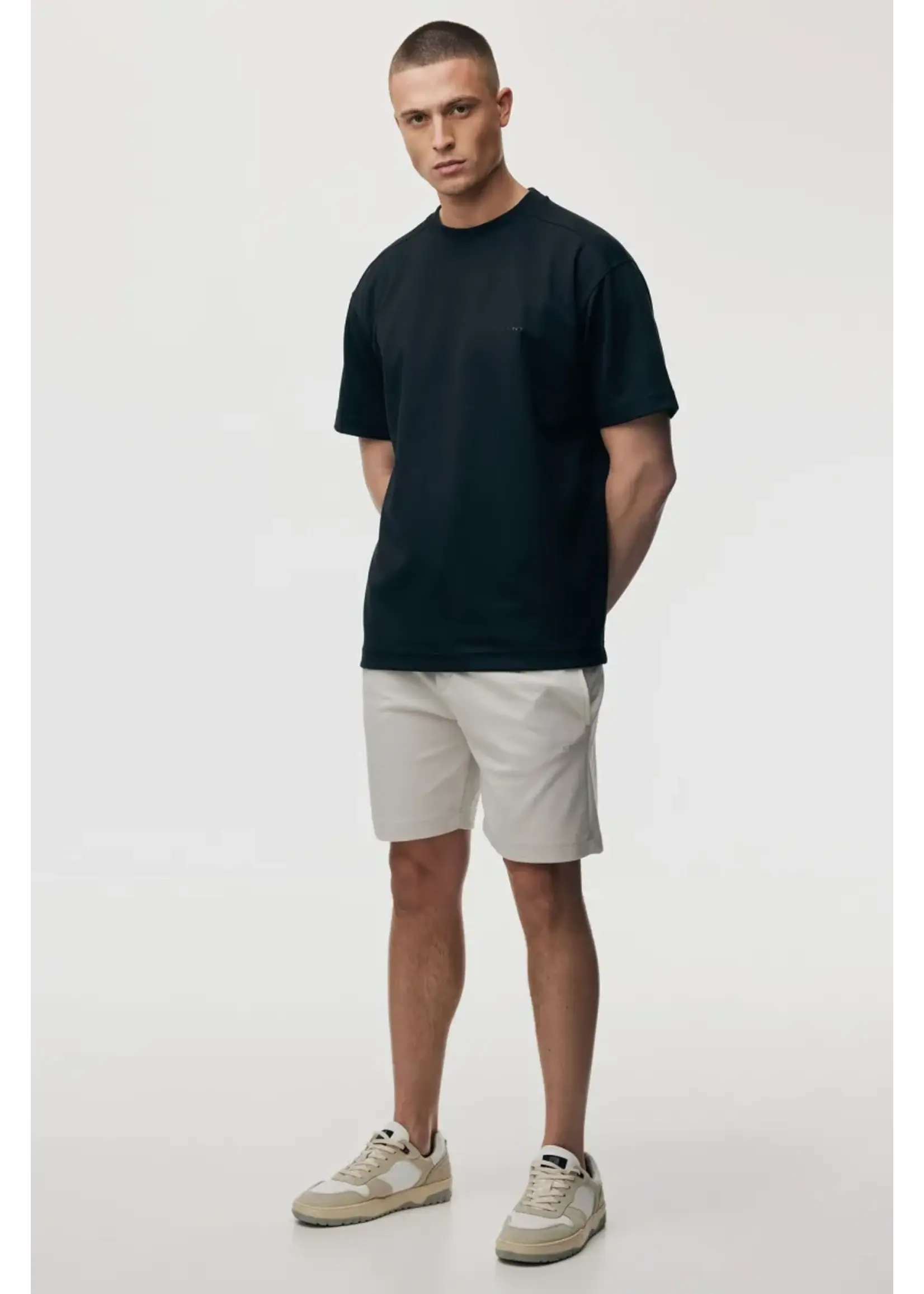 GENTI TECH SWEAT SHORT OFF WHITE