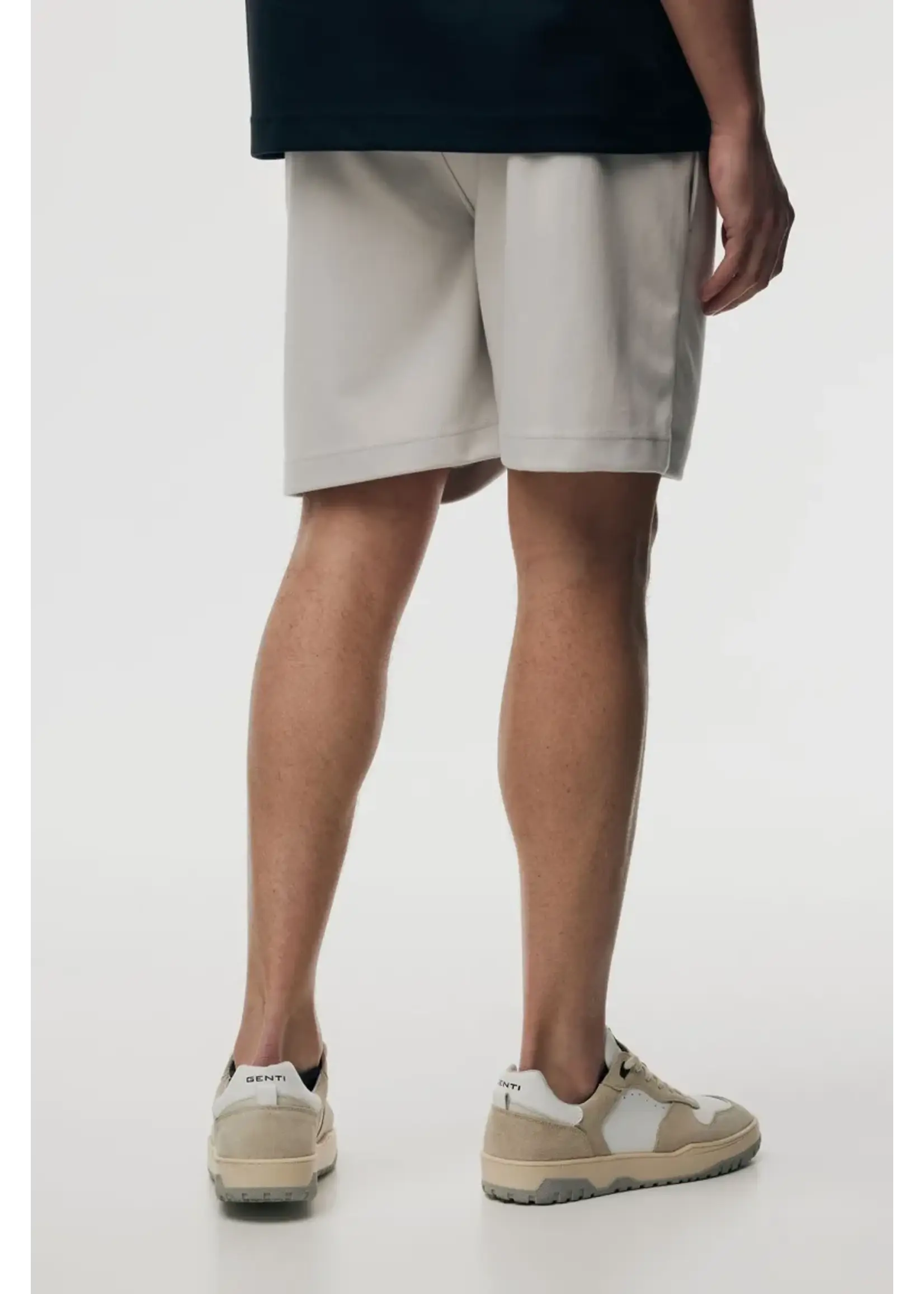 GENTI TECH SWEAT SHORT OFF WHITE