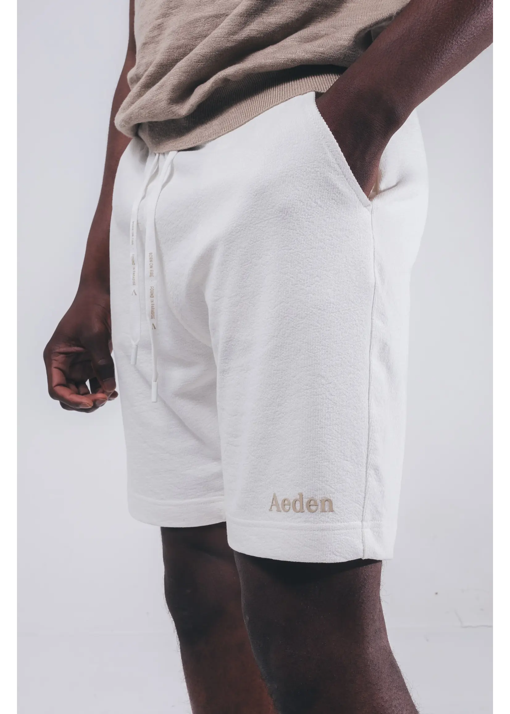 AEDEN JIMMY SHORTS OFF WHITE