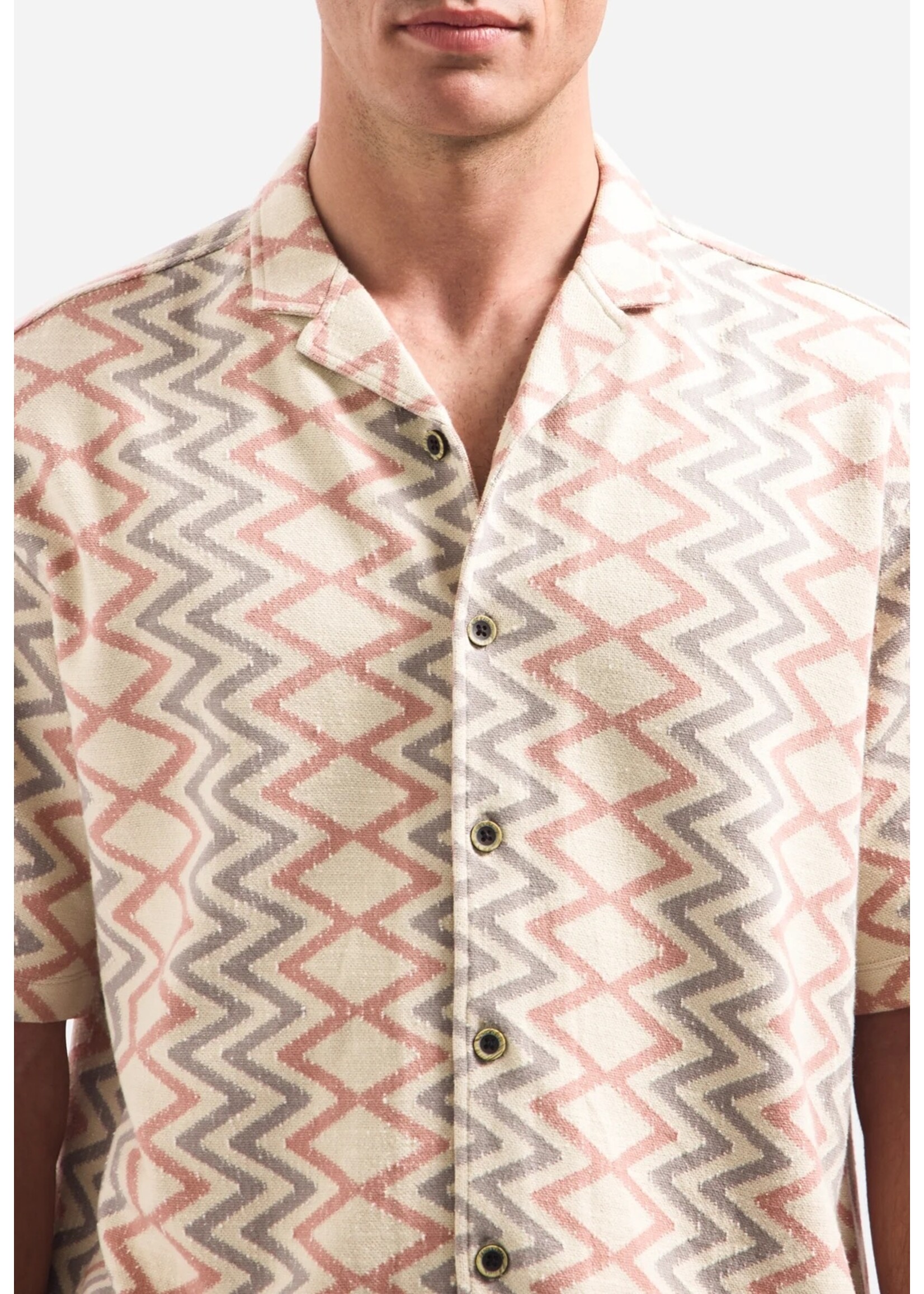 NO EXCESS  Overhemd met korte mouwen en zigzagprint