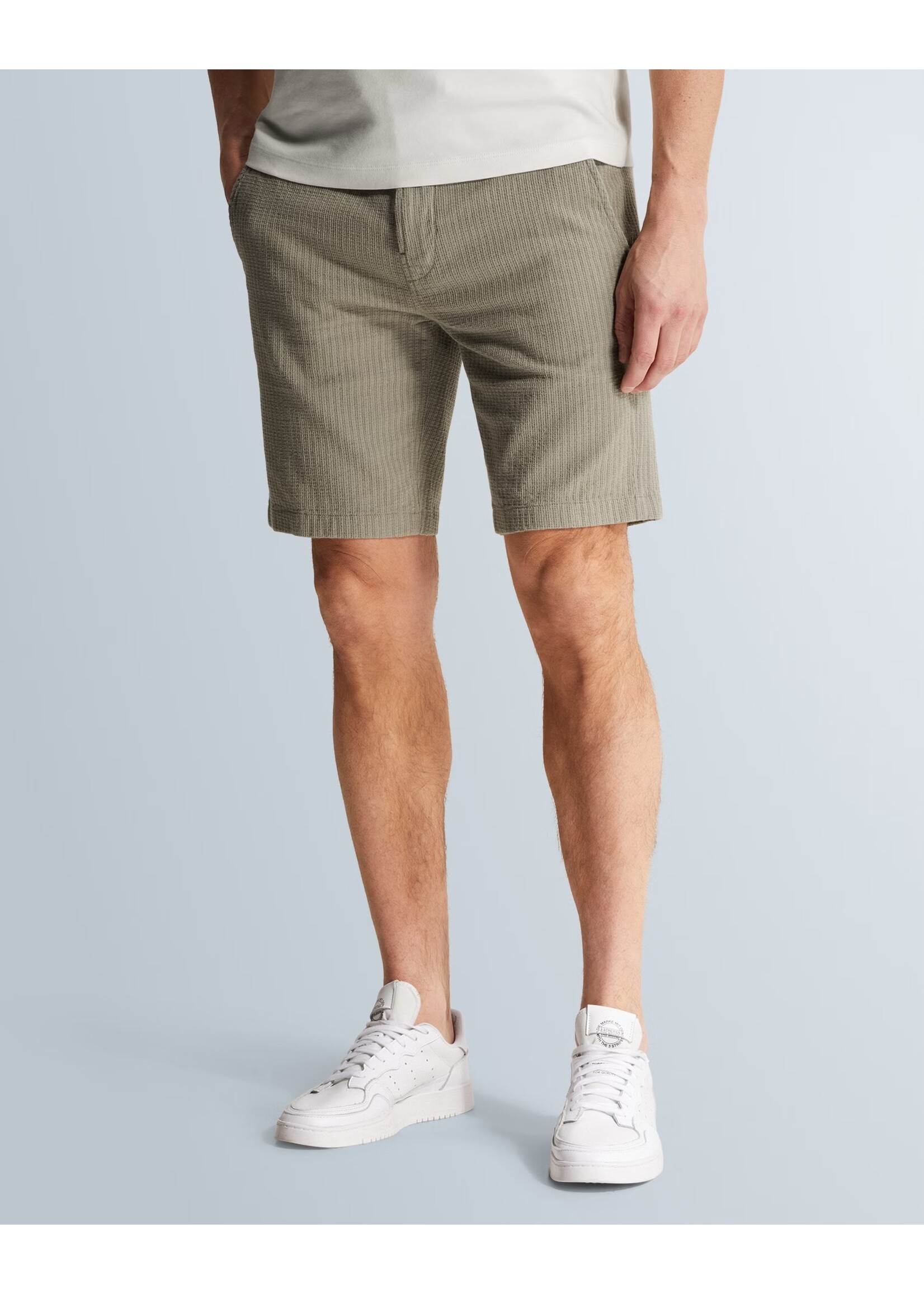 CASTIRON REGULAR FIT CHINO SHORTS - Vetiver