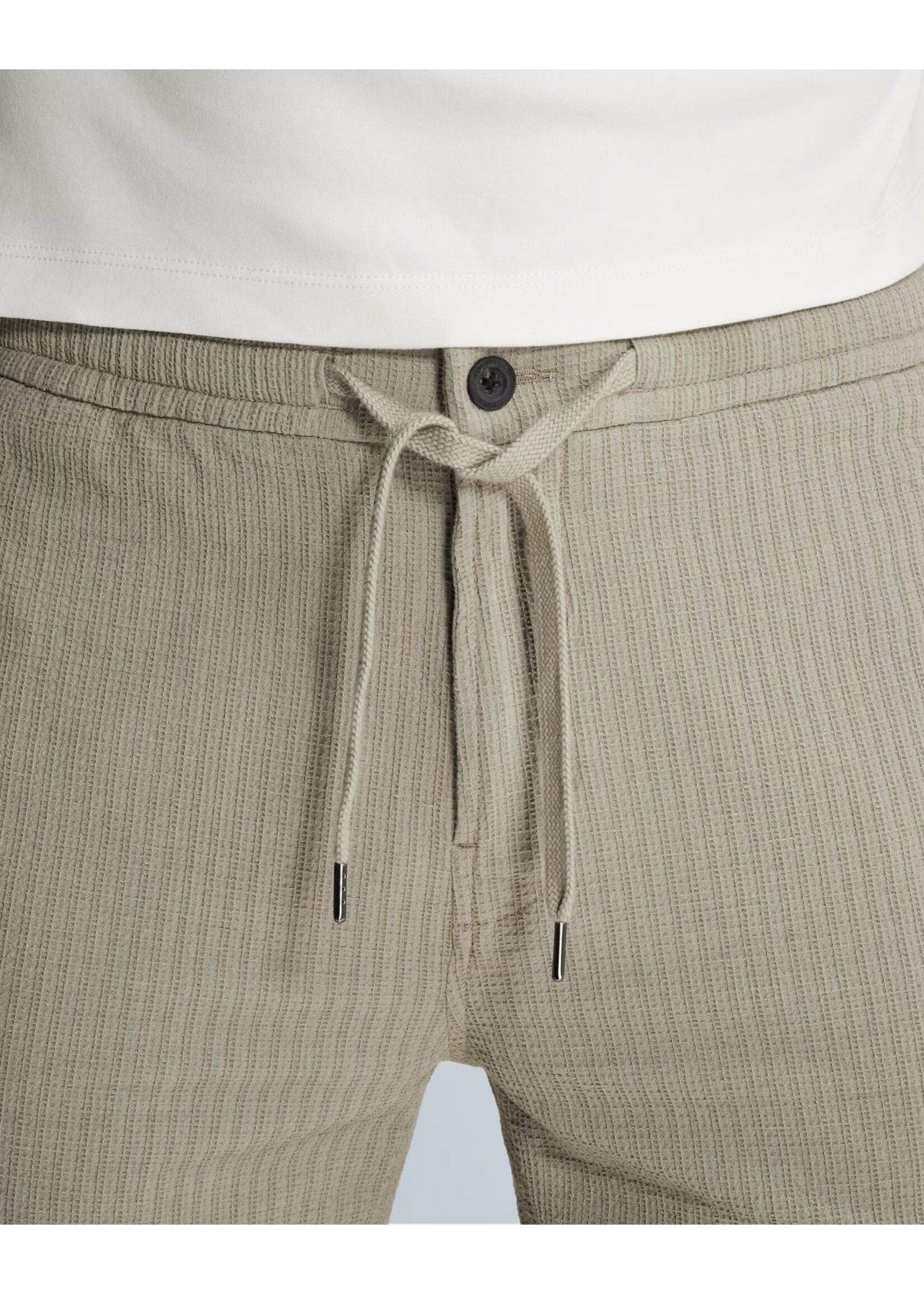 CASTIRON REGULAR FIT CHINO SHORTS - Vetiver