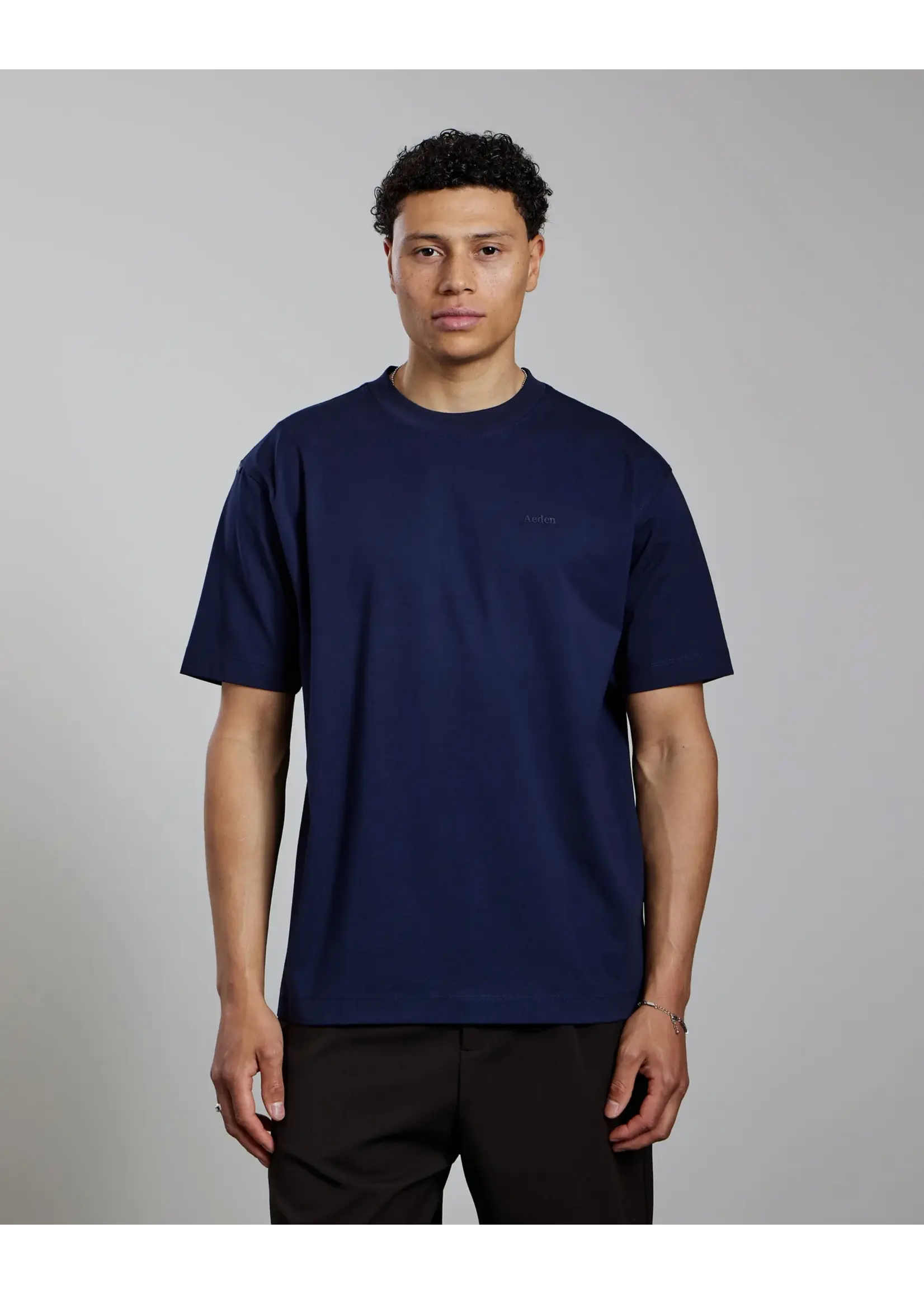 AEDEN LUCERIS TEE