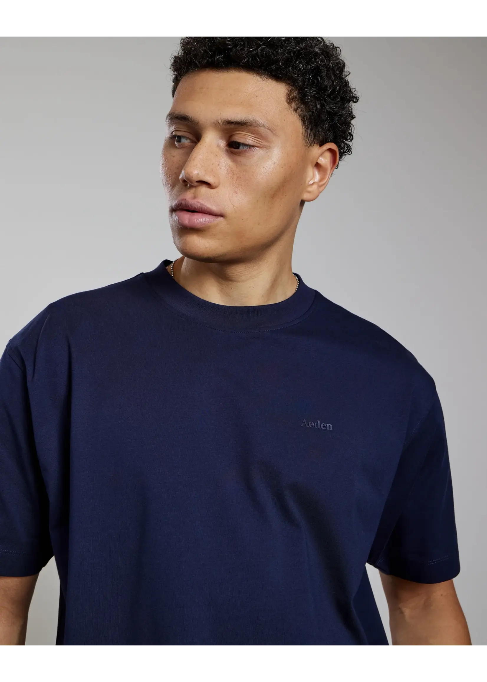 AEDEN LUCERIS TEE