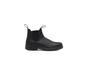 Black blundstones shop