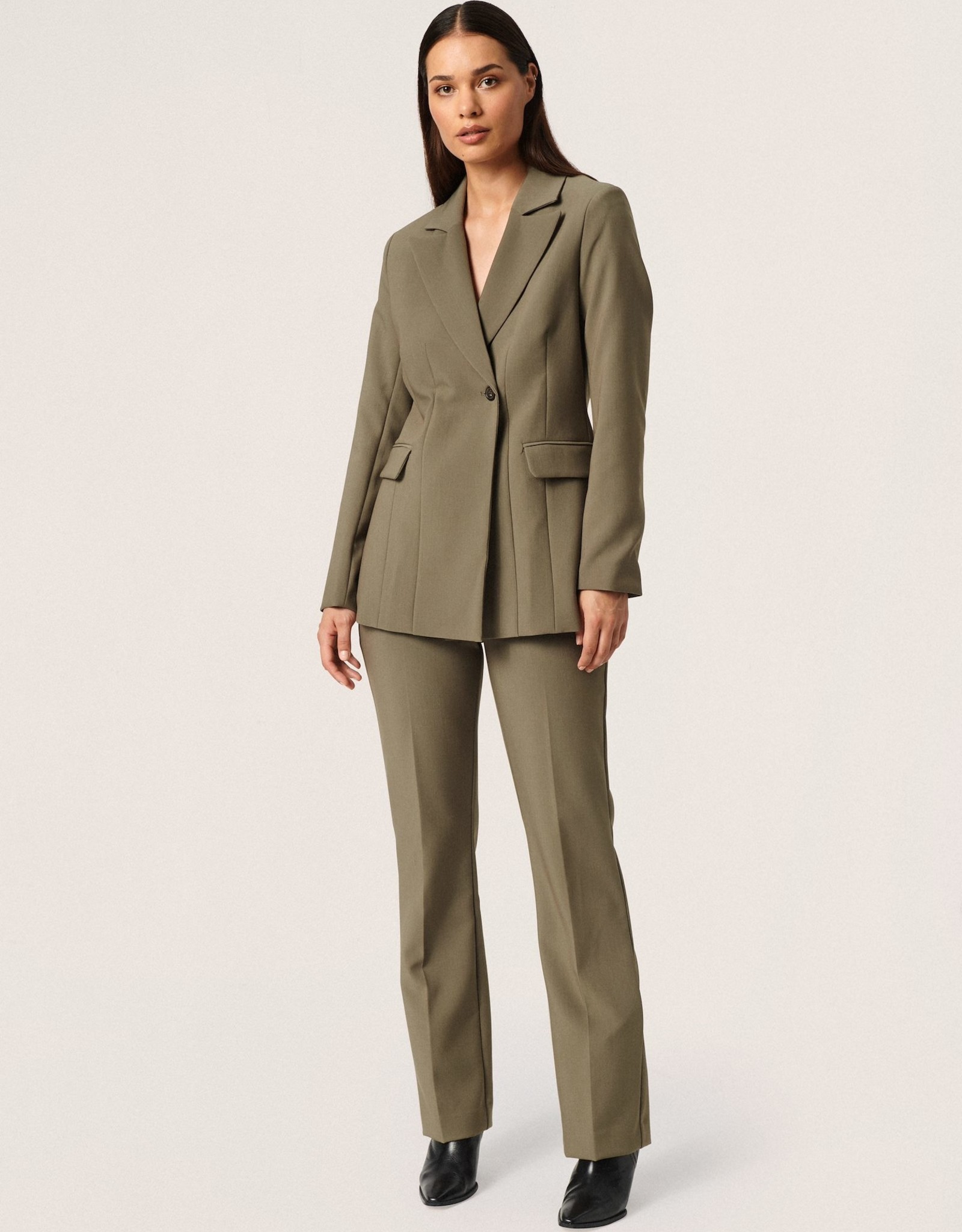 Soaked SOAKED IN LUXURY CORINNE BLAZER - TEA LEAF